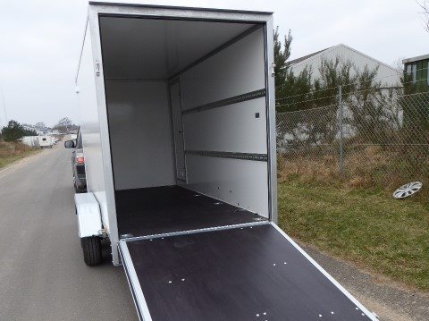 F.2030-2000 New Line cargo m/rampe og sidedør i glasfiber